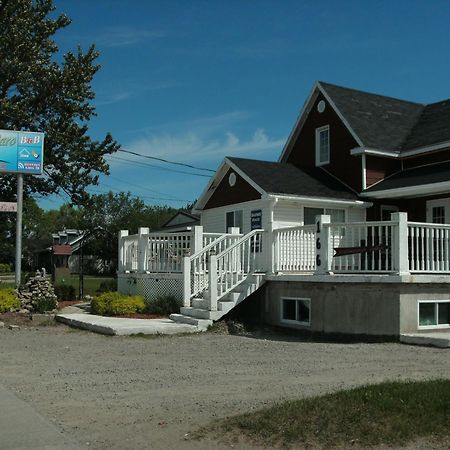 Auberge Chez Caro Sacre-Coeur Екстериор снимка